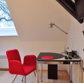 Wulferode Apartment | Modern Suite "Hannover" in a Historic Timber House