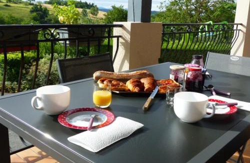 Creuzier-le-Vieux House | Outstanding Suite Hauteurs de Vichy with Ocean View Amenities