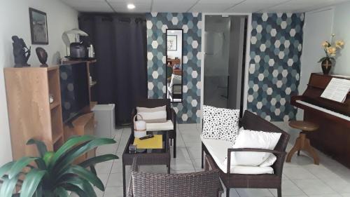Creuzier-le-Vieux House | Outstanding Suite Hauteurs de Vichy with Ocean View Amenities