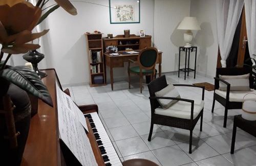 Creuzier-le-Vieux House | Outstanding Suite Hauteurs de Vichy with Ocean View Amenities