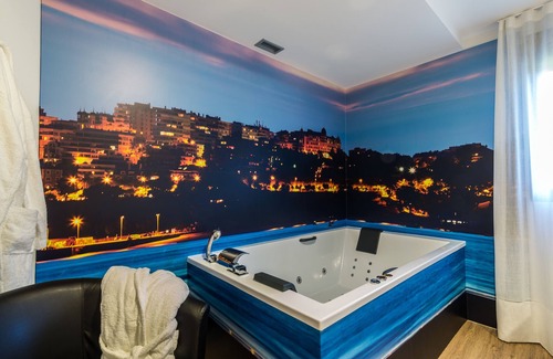 Santander House | Guest Rated 9.4: Suite Home Sardinero with Spa & Breakfast