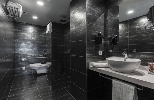 Santander House | Guest Rated 9.4: Suite Home Sardinero with Spa & Breakfast