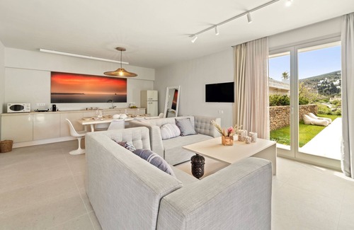 Paleopolis Apartment | Suite Home Villas with Private Pools by Explore Andros