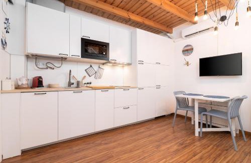 Lagunillas Apartment | Child-Friendly Suite Homes Anna Valentin with Top Ratings