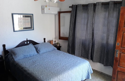 Aidy Grill House | Cozy Suite in Backyard with Spa and Breakfast Included