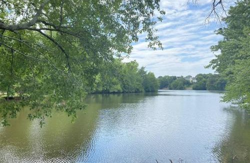 Johns Creek House | Suite in Lakeside house