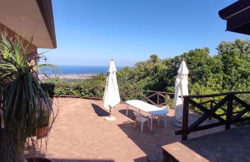 Coste Apartment | Elegant Suite in Palmento d'Epoca with Kitchen Amenities
