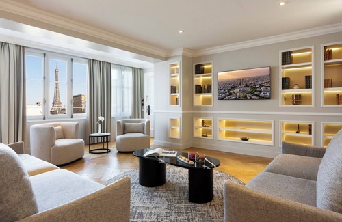 Chaillot Apartment | Suite In the Heart Of Tour Eiffel With Aircon