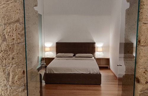 Naples City Centre Hotel | Historic Suite in Naples with Breakfast & Family Amenities