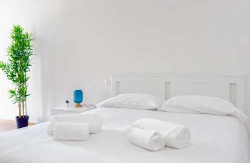 Sarnico House | SUITE IN THE HISTORIC CENTER - free Wi-Fi