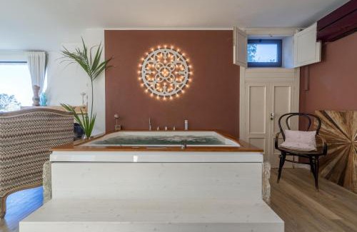 Impalata Villa | Relaxing Suite in Villa Torto with Pool and Hot Tub