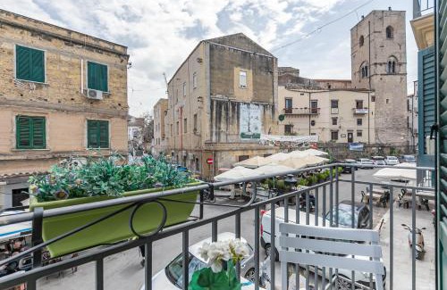 Albergheria Apartment | Discover Suite Kemonia - Family-Friendly Ballarò Apartment