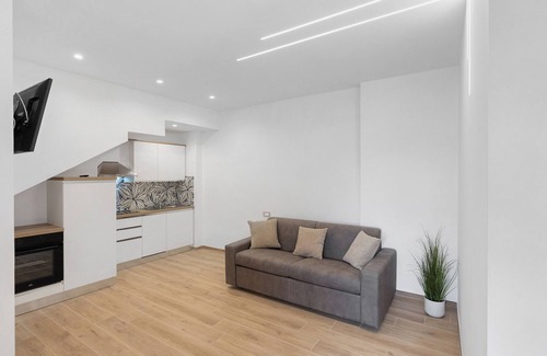 Bomerano Apartment | Suite La Primula with Mountain View, Wi-Fi and Air Conditioning