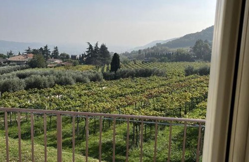 Grezzana Apartment | Top-Rated Suite La Torretta - CA' DEL VOLO with Breakfast