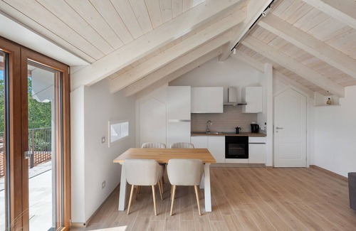 Bomerano Apartment | Suite Le Orchidee with Mountain View, Wi-Fi and Air Conditioning