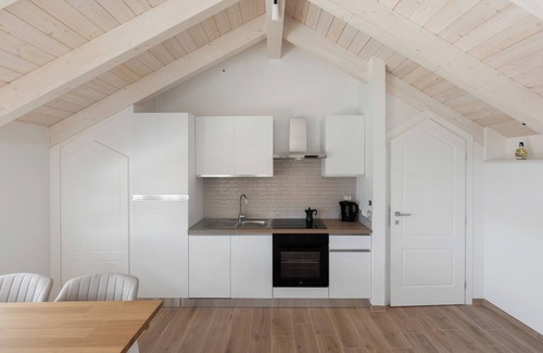 Bomerano Apartment | Suite Le Orchidee with Mountain View, Wi-Fi and Air Conditioning