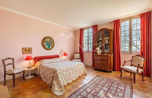 Aix-en-Provence Bed & Breakfast | Unforgettable Stay at Suite le Quervalat with Pool Access