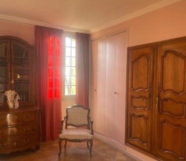 Aix-en-Provence Bed & Breakfast | Unforgettable Stay at Suite le Quervalat with Pool Access