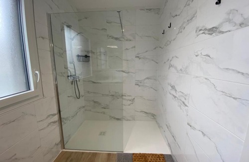 Stuckange Apartment | Discover Suite les Cèdres d'Or: Family-Friendly Retreat