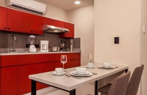 El Tezal Hotel | Suite Life in Cabo – Free Breakfast, Parking & Pool Access!