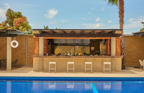 El Tezal Hotel | Suite Life in Cabo – Free Breakfast, Parking & Pool Access!
