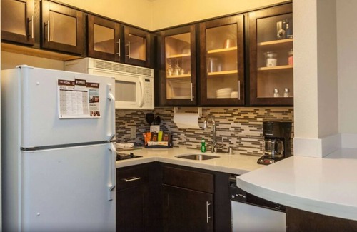 Lone Tree House | Suite Life: Unwind and Explore in Park Meadows! Outdoor Pool, BBQ Facilities!
