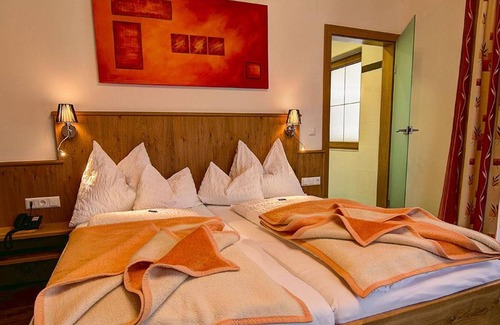 Ramsau am Dachstein Cottage | Suite/living room/1 bedroom/shower and toilet - Brückenhof