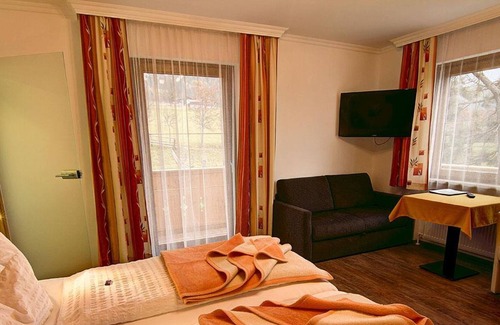Ramsau am Dachstein Cottage | Suite/living room/1 bedroom/shower and toilet - Brückenhof