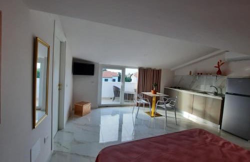 Laura Apartment | Seaside Retreat: Suite Lori del Mar with Ocean Views