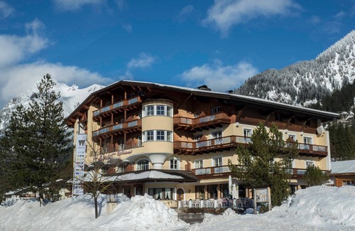 Graen House | Relax at Suite Lumberg - Hotel Lumberger Hof with Spa & Pool