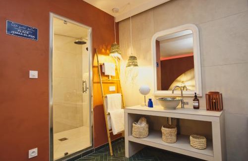 Saint-Roch - Badouillere - Chavanelle Apartment | Indulge in Jacuzzi and Hammam Suites at Noma Marrakech
