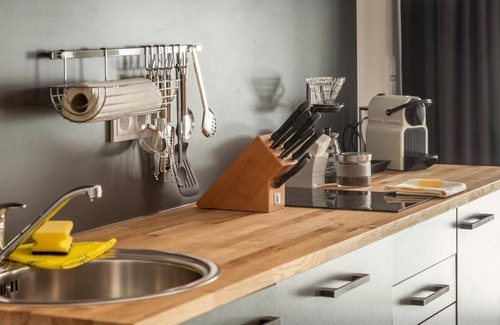 Zentrum Apartment | Cozy Suite M: Family-Friendly Stay with Kitchen & Breakfast