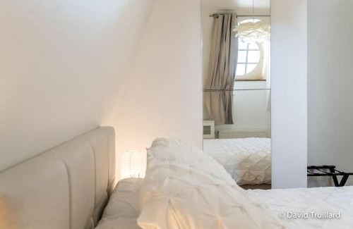 Charleville-Mezieres Apartment | Suite Mana - Maui: Duplex Loft with Scenic Views & Parking