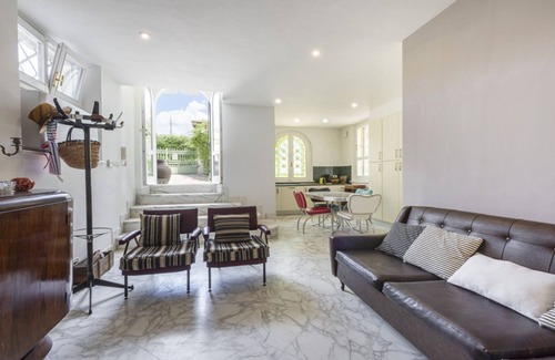 Forte dei Marmi Apartment | Suite Mara - Elegant Apartment with Private Courtyard