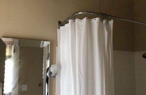 Selinsgrove Bed & Breakfast | Guest Suite MaryAnne - Highly Rated Second Floor Retreat