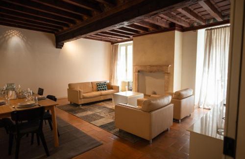 Centro Storico Nord Apartment | Historic Dimora d'Epoca with Child-Friendly Amenities
