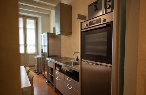 Centro Storico Nord Apartment | Historic Dimora d'Epoca with Child-Friendly Amenities