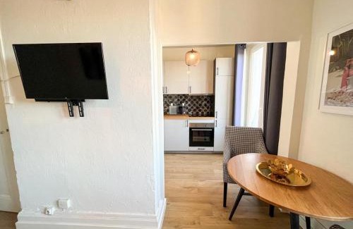 Republique - Tolstoi Apartment | Cozy Suite Nairobi: Pet & Child-Friendly Getaway