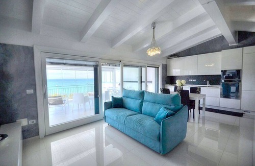 Agropoli Apartment | Suite Naomi: Modern Apartment with Sea Views & Free Wi-Fi