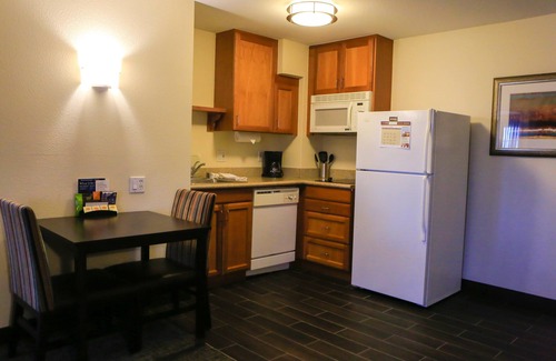 Milpitas Condo | Relaxing Suite Near Downtown San Jose with Outdoor Pool
