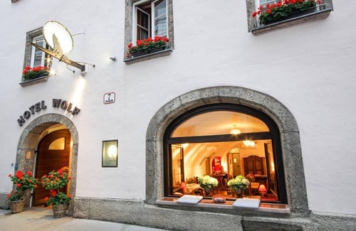 Altstadt House | Elegant Suite with Kitchen and Pet-Friendly Amenities