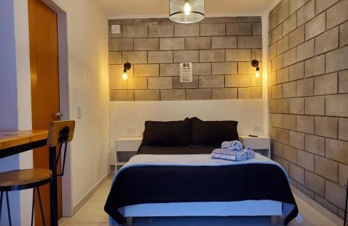 Monte Grande Apartment | Modern Suite NY: Cozy Studio Near Airport with Breakfast