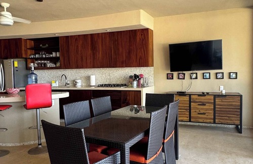Troncones Villa | Suite Ocean Views Sofia 1