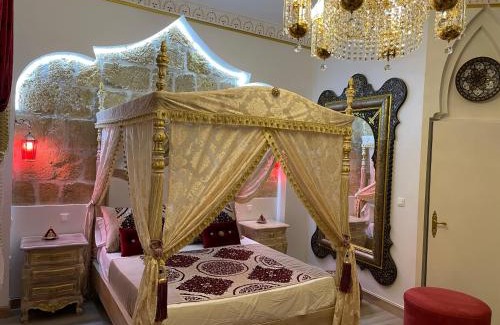 Centre Historique House | Premier Stay at Suite Orientale with Hot Tub & 9.3 Rating
