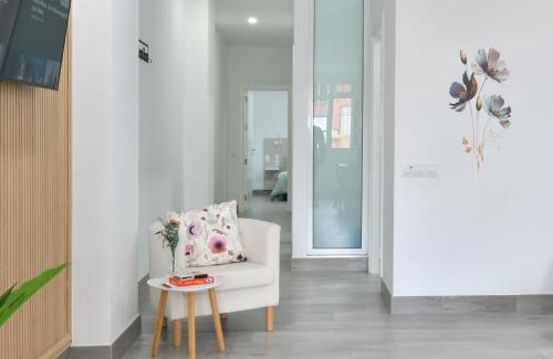 Cruce de Arinaga Apartment | Top-Rated Suite Orquídea: Family-Friendly Getaway Awaits