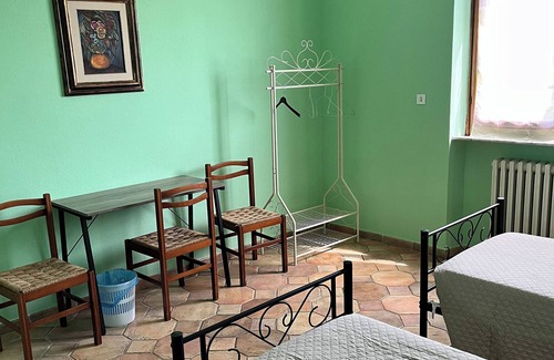 Saint-remy-de-provence Bed & Breakfast | Top-Rated Casa T Home Bed and Breakfast with Dining Options