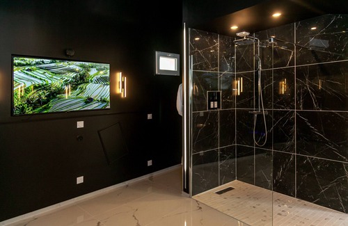 Meaux House | Indulgent Suite Panthéon with Jacuzzi & Sauna - 10/10 Score