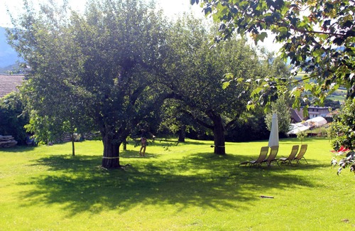 Brunico Apartment | Spacious Suite Peter with Direct Garden Access & Ocean View