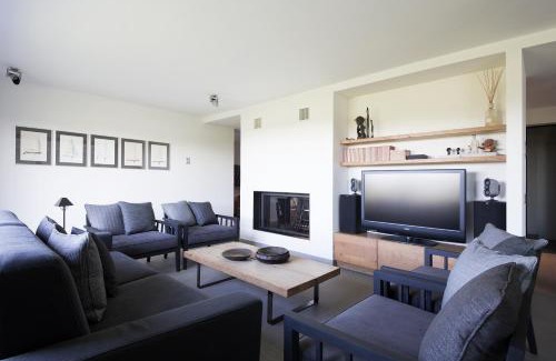 Como Apartment | Indulge at Como House: Private Pool & Garden Retreat
