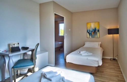 Bayonne Hotel | Suite Près de l'Aéroport | Parking + Wifi Inclus